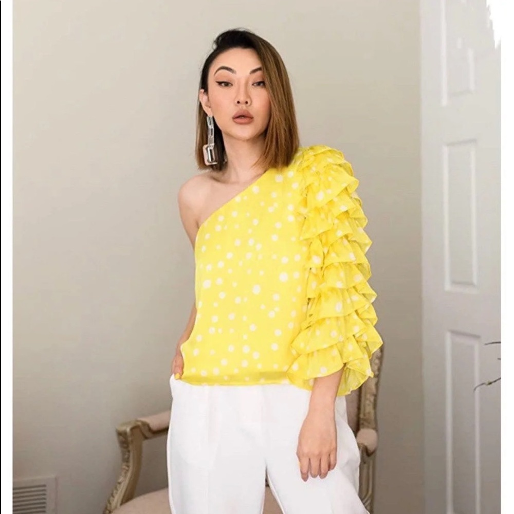 Lemon/White Polka-dot One-Shoulder Layer